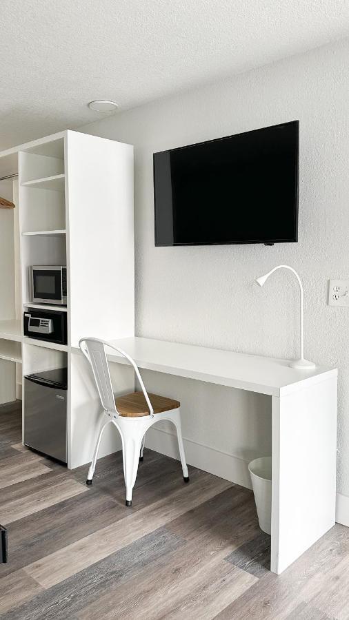 Golden Isles Inn & Suites Брунсуик Екстериор снимка
