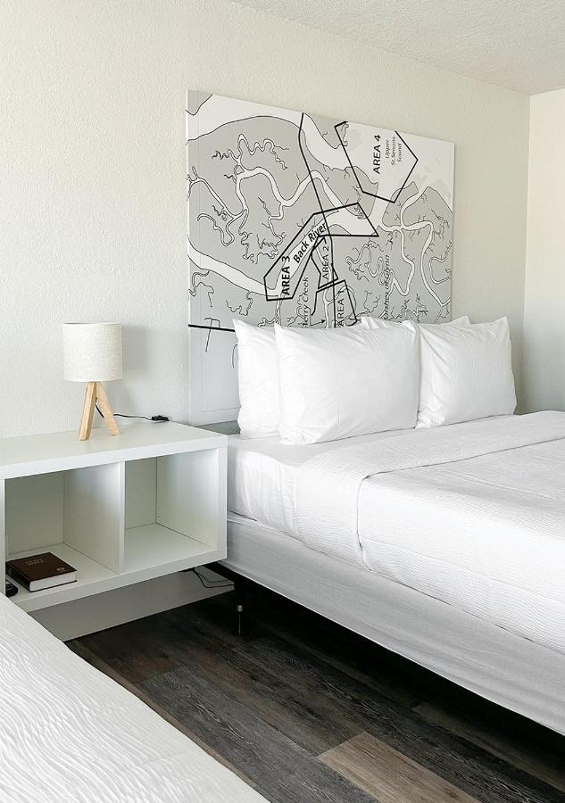 Golden Isles Inn & Suites Брунсуик Екстериор снимка