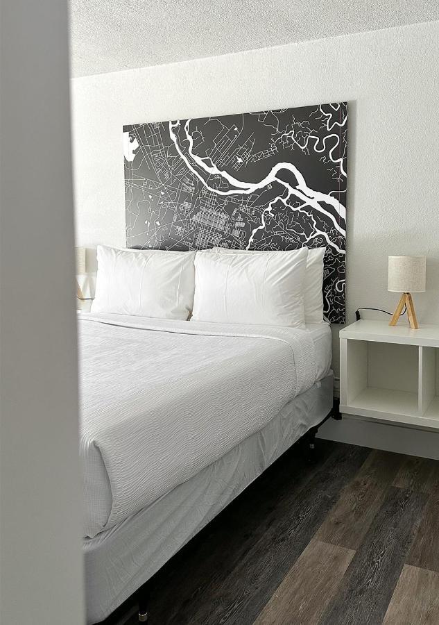 Golden Isles Inn & Suites Брунсуик Екстериор снимка