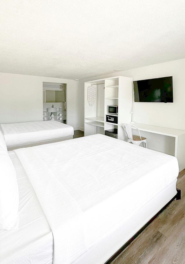 Golden Isles Inn & Suites Брунсуик Екстериор снимка