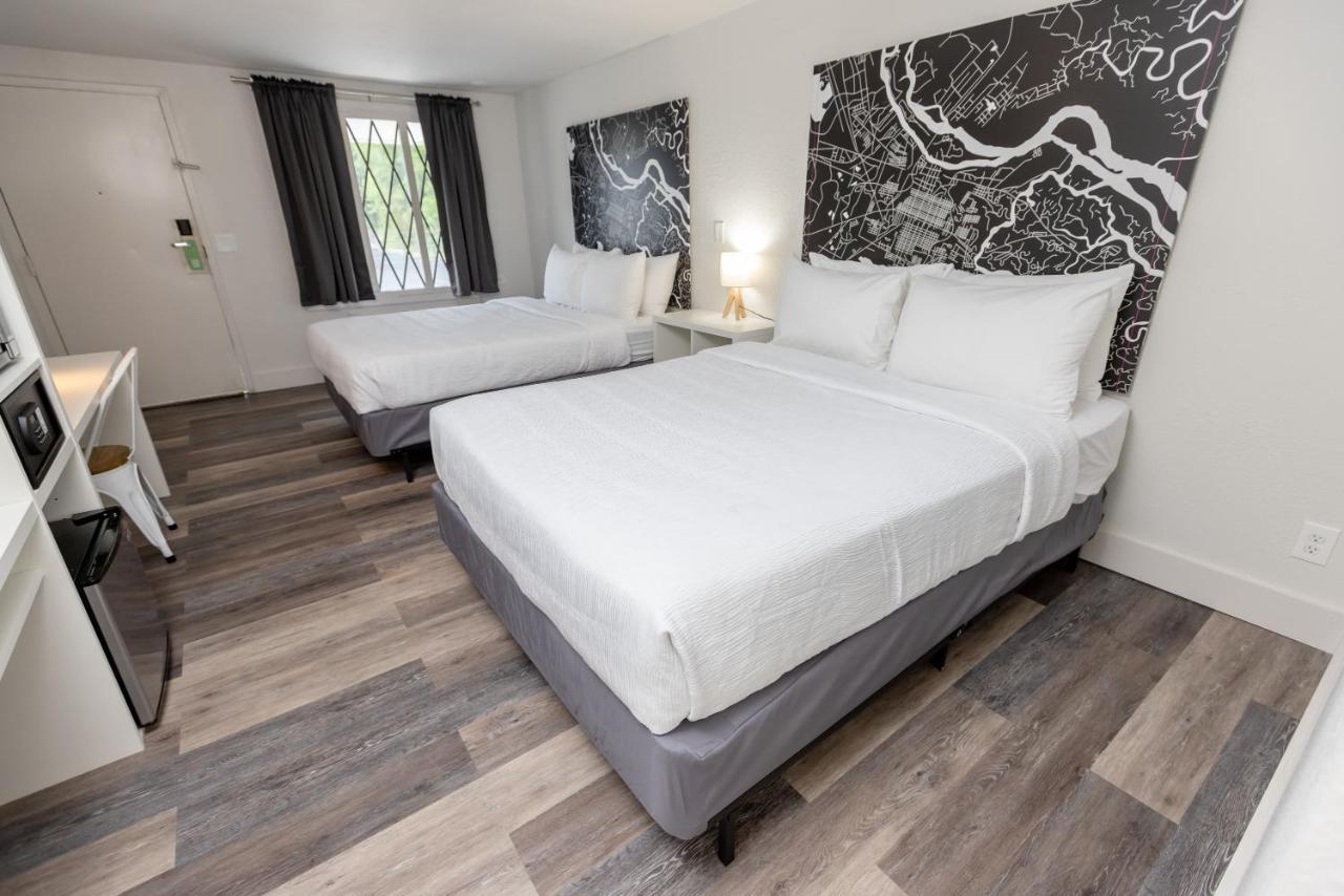 Golden Isles Inn & Suites Брунсуик Екстериор снимка