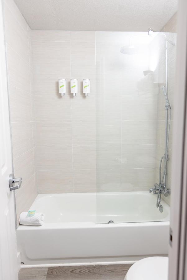 Golden Isles Inn & Suites Брунсуик Екстериор снимка