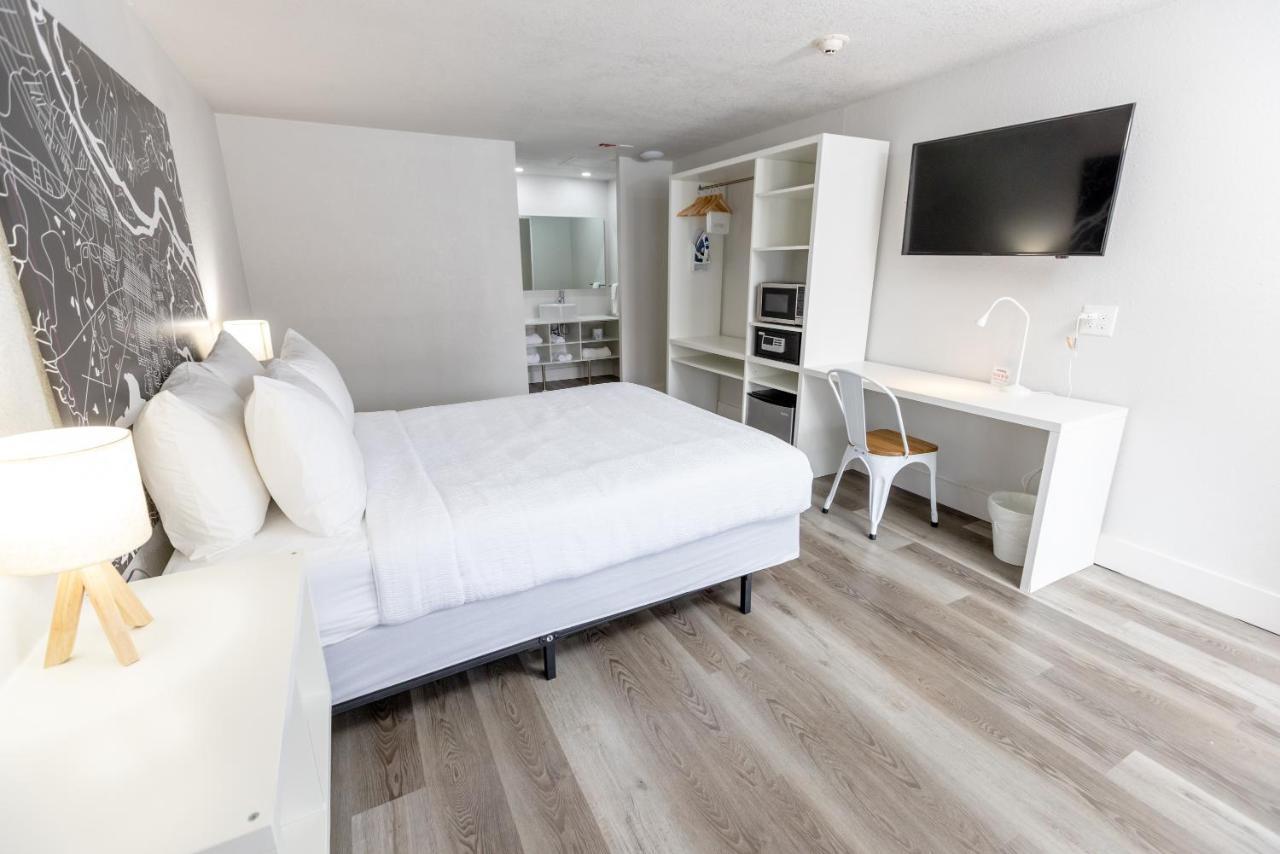 Golden Isles Inn & Suites Брунсуик Екстериор снимка