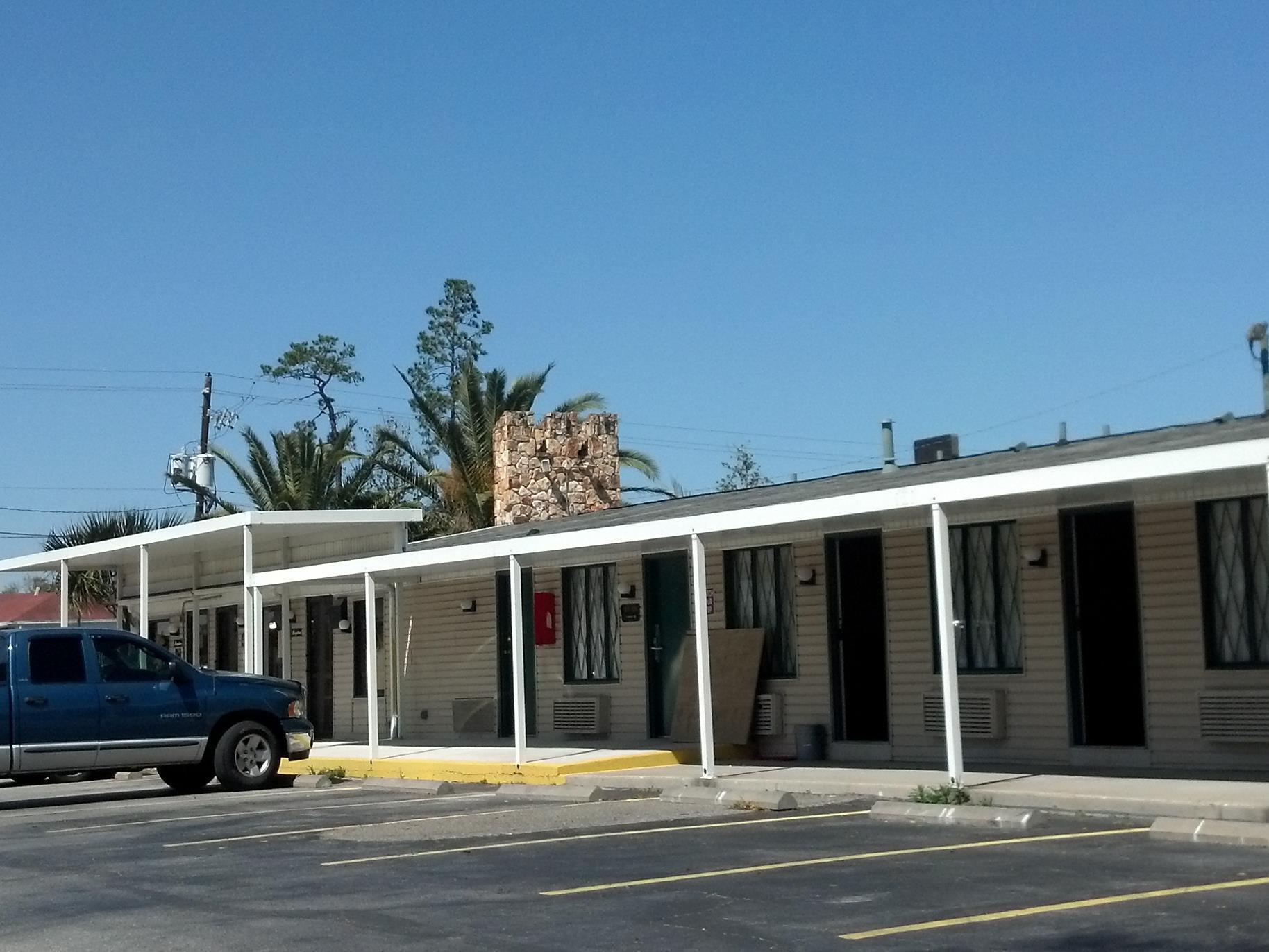 Golden Isles Inn & Suites Брунсуик Екстериор снимка