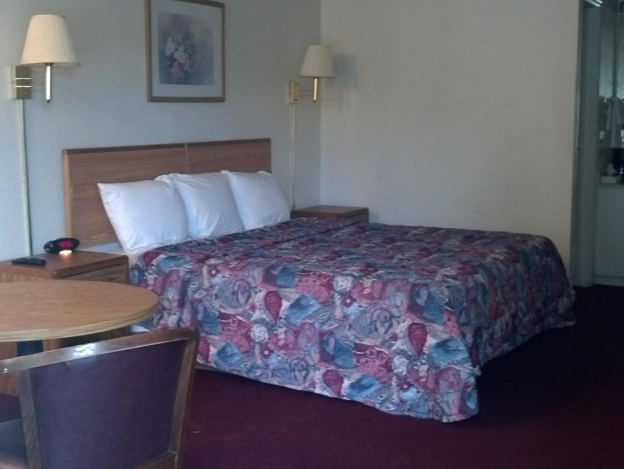 Golden Isles Inn & Suites Брунсуик Екстериор снимка
